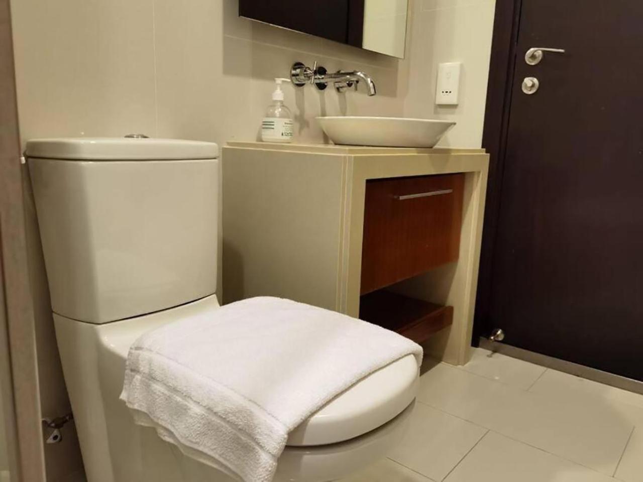 Tree Premier Suite Strait Quay Luxury Marina Suite Tanjung Tokong المظهر الخارجي الصورة